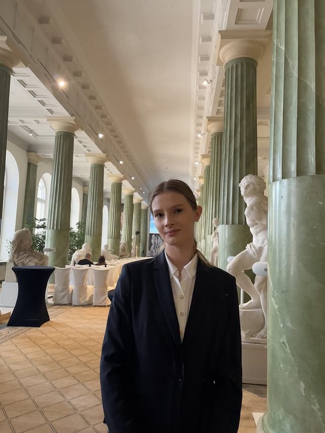Elina Vessere Arnese